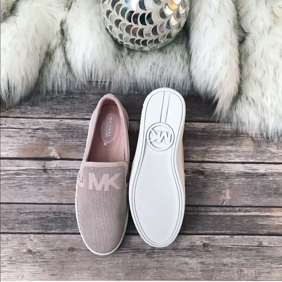 NWOT💗GORGEOUS Michael Kors blush sneakers💗 - Picture 5 of 5